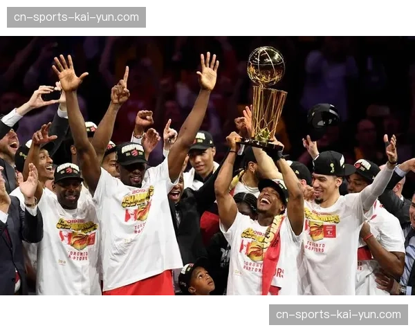 猛龙主场致敬前冠军成员洛瑞，举行球衣退役仪式